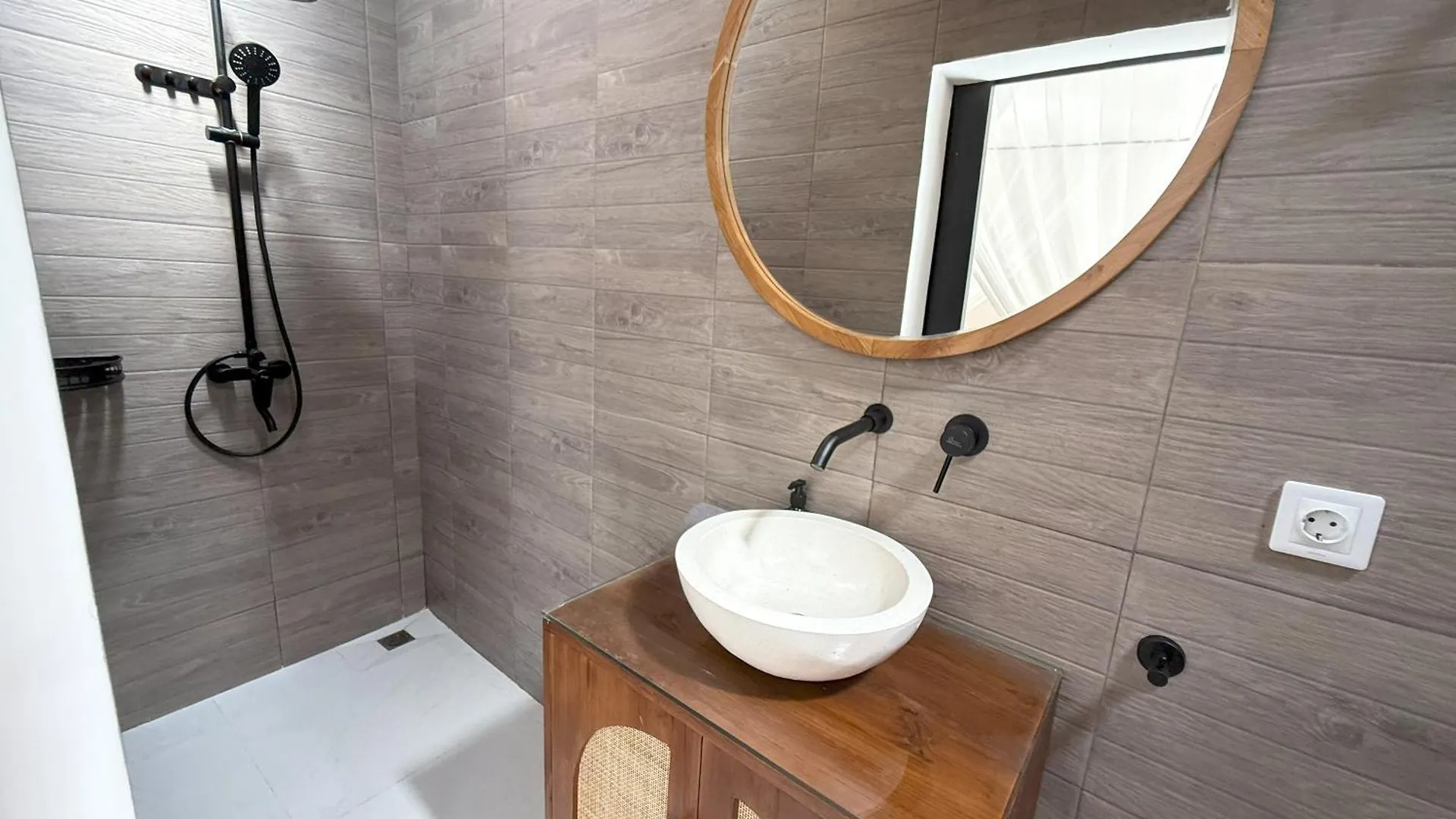 Villa Kas Legian Seminyak - 6 Bedroom Villa