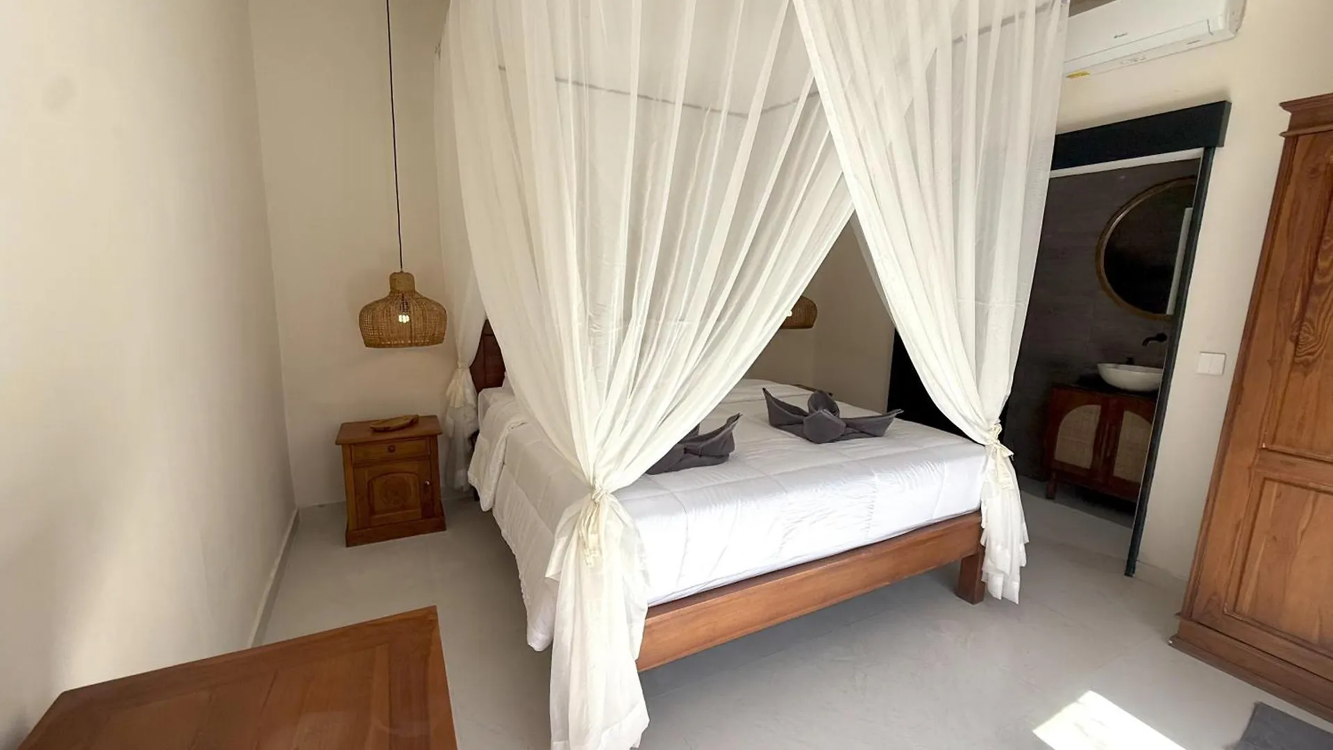 Villa Kas Legian Seminyak - 6 Bedroom Villa