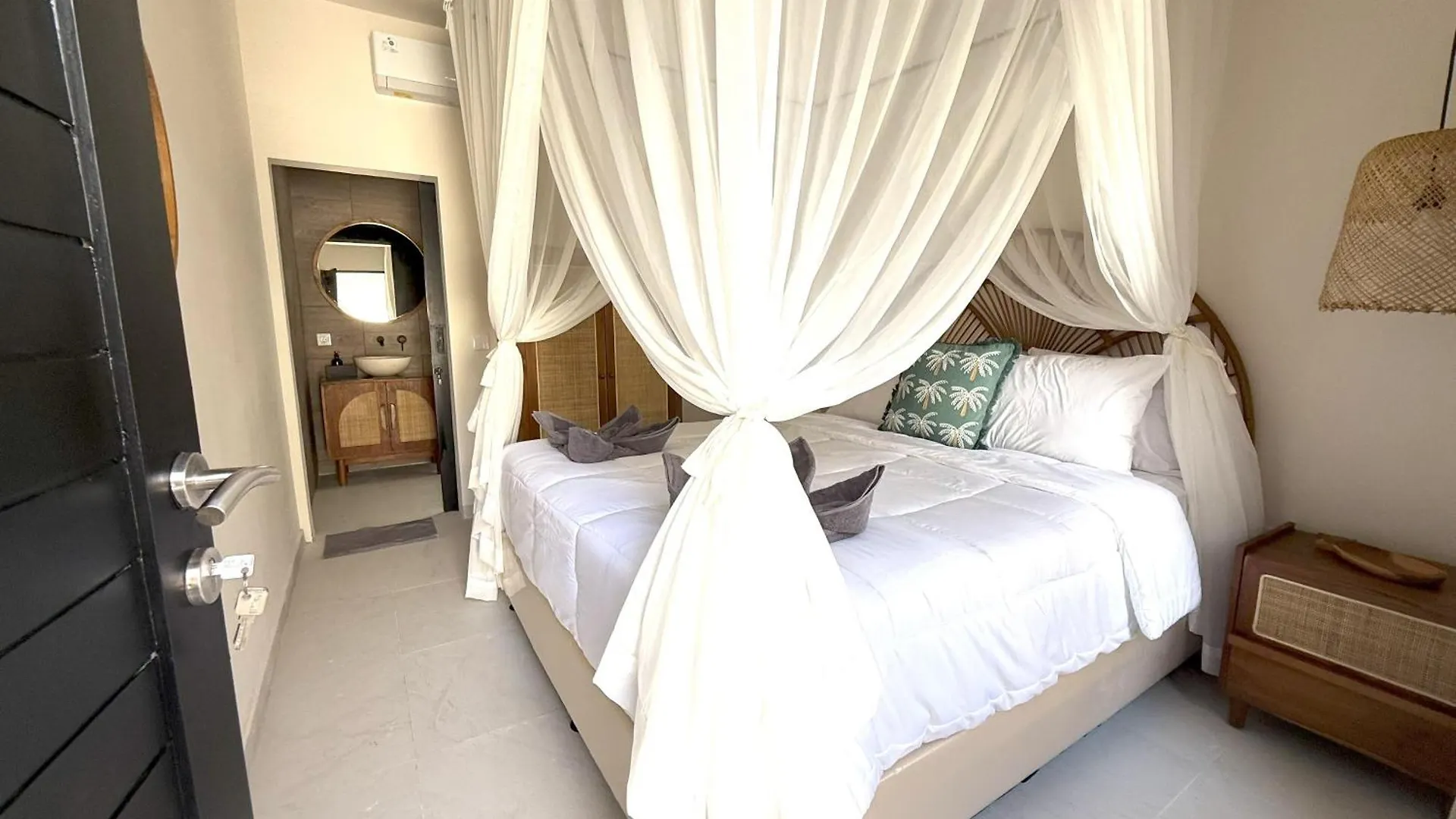 Villa Kas Legian Seminyak - 6 Bedroom Villa