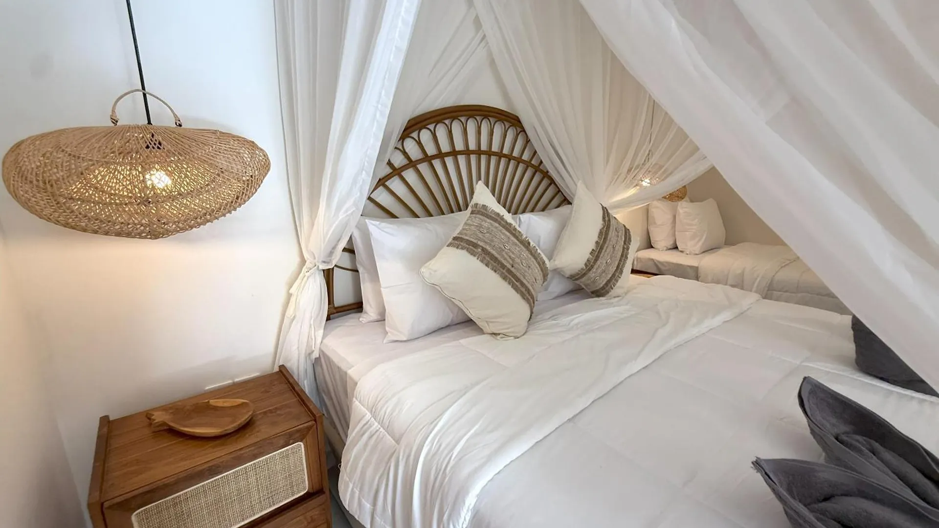 Villa Kas Legian Seminyak - 6 Bedroom Villa